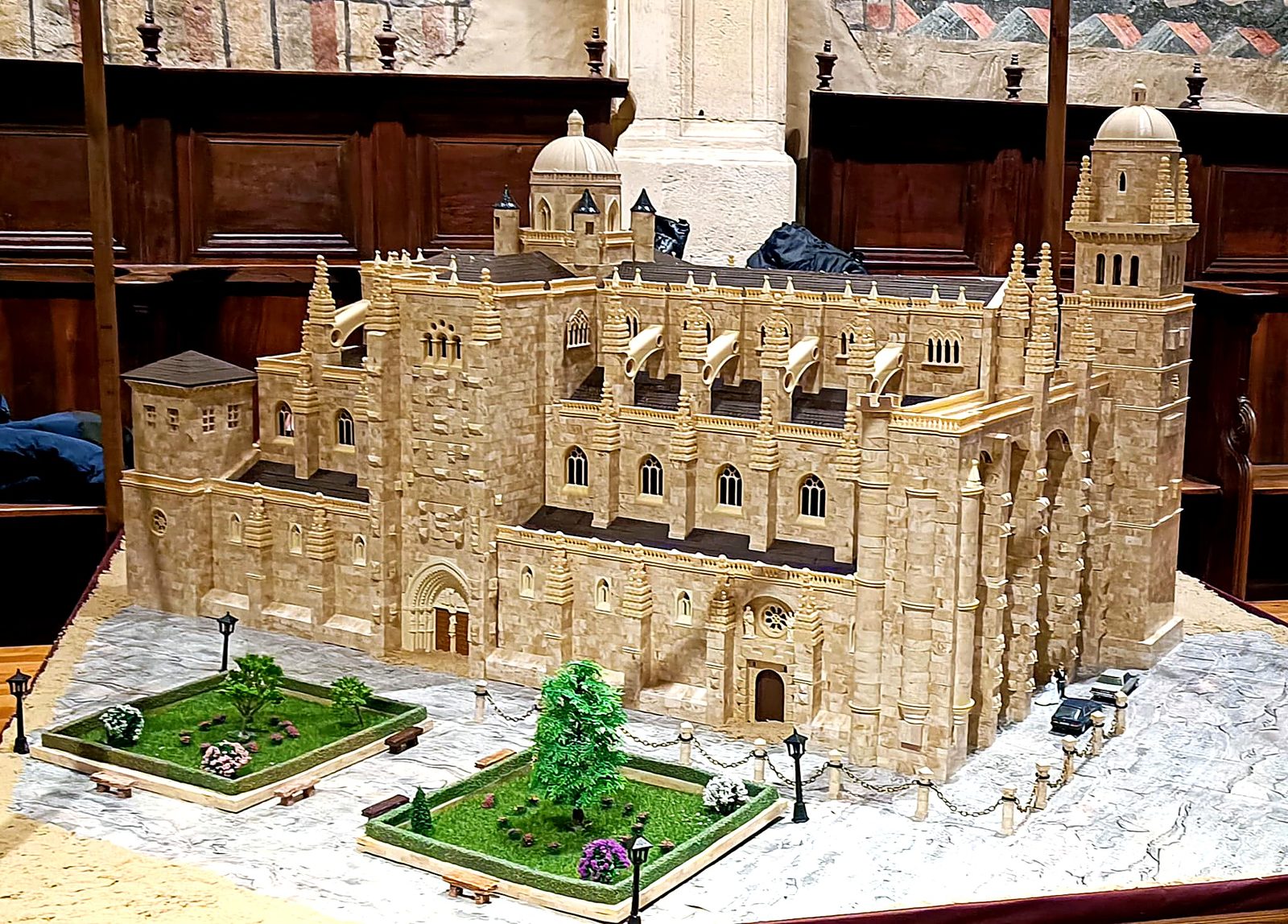 Maqueta de la Catedral Nueva de Salamanca construida con el juguete Exin Castillos