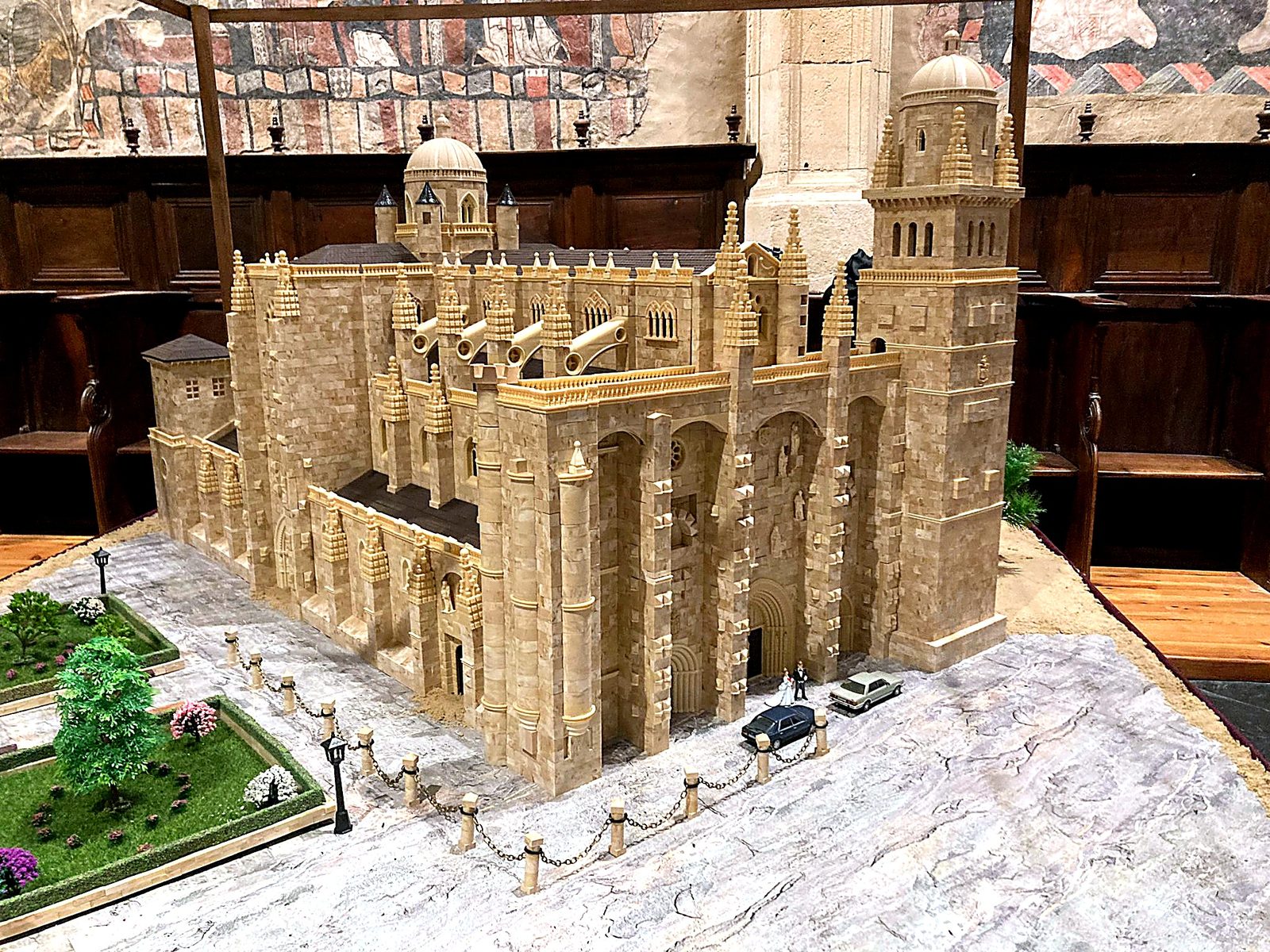 Maqueta de la Catedral Nueva de Salamanca construida con el juguete Exin Castillos