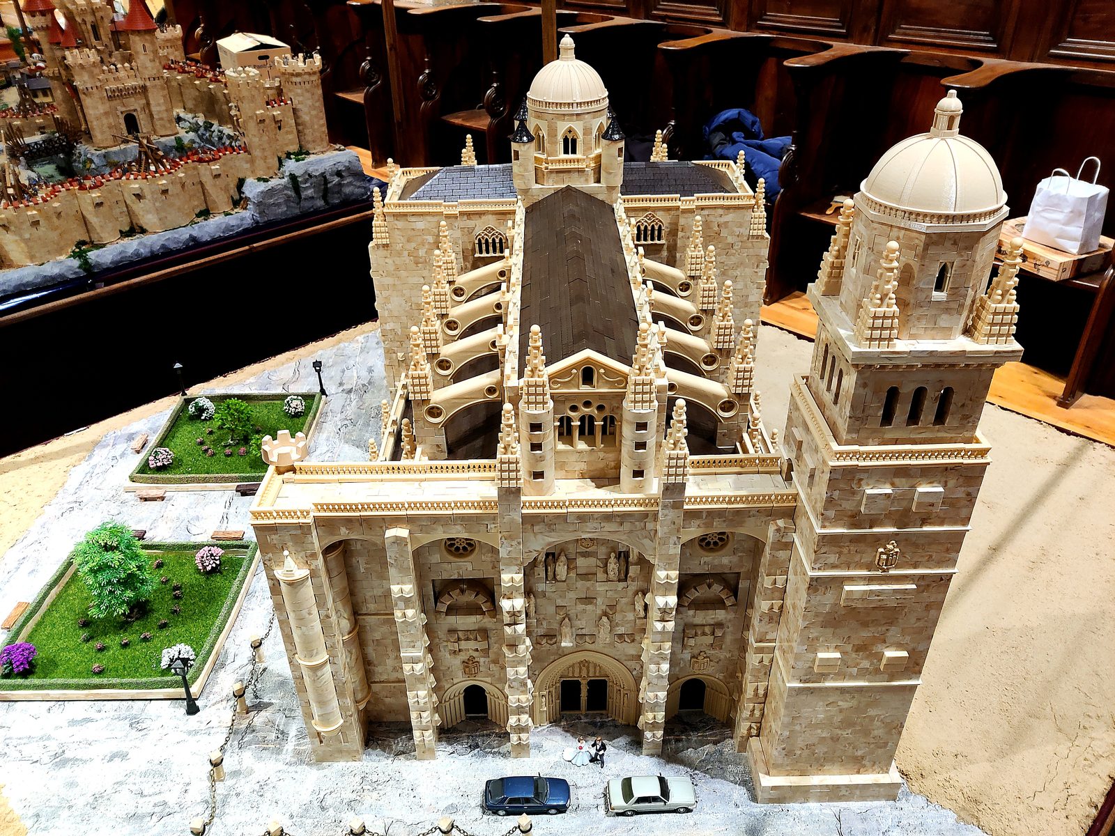 Maqueta de la Catedral Nueva de Salamanca construida con el juguete Exin Castillos
