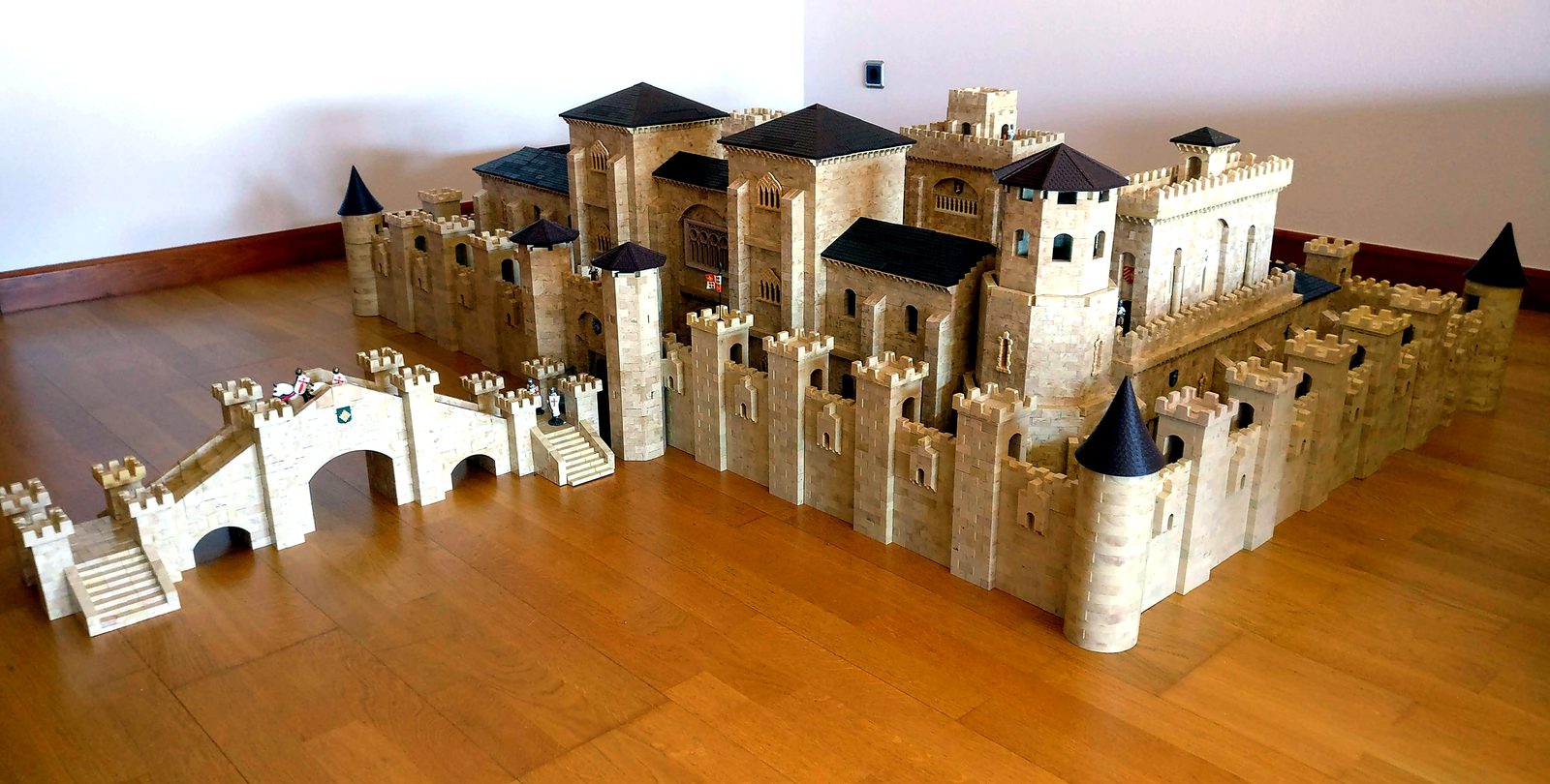 Maqueta de la Fortaleza de Montalvo construida con el juguete Exin Castillos